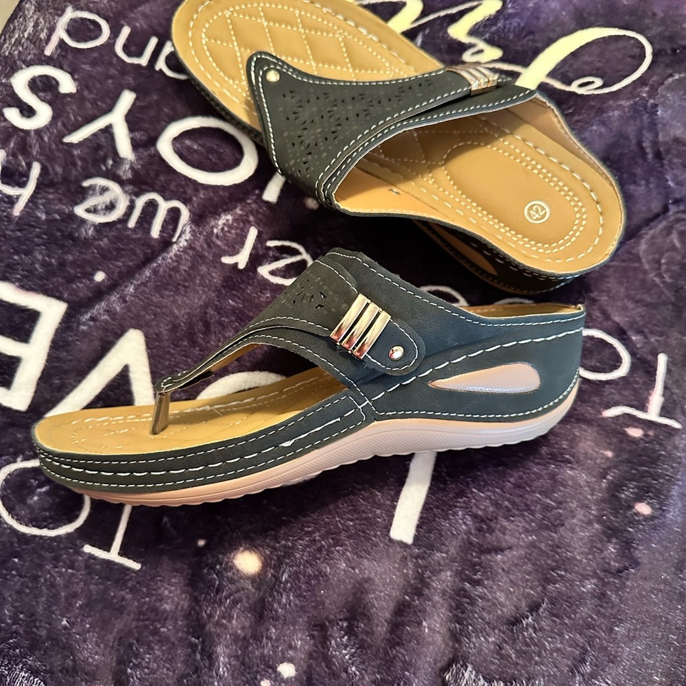 Chic Blue and Tan Sandals with White Stitching
